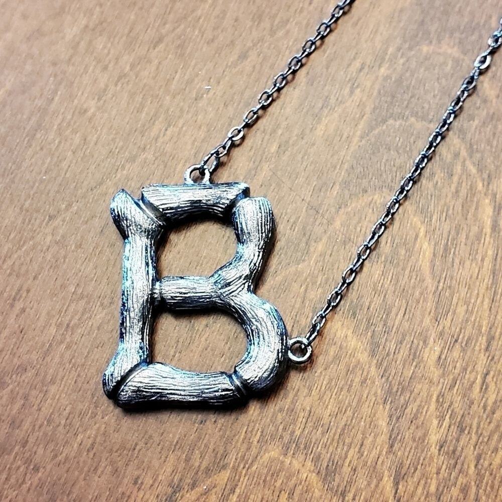 INITIAL NECKLACE NWT - Picture 10 of 12